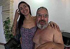 Fanny Mello镜头后淋浴调皮