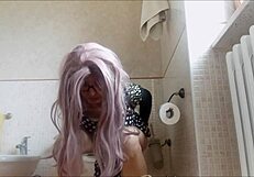 Varför älskar jag att spionera på faster Chantal när hon kissar?