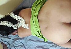 शादीशुदा बीवी की पहली रात गंदी बातों के साथ ब्लोजॉब