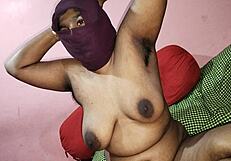 Hei, am convins-o pe soră-mea timidă să o fut tare în baie!