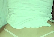 فلبينية مثيرة تأخذ اختراق مزدوج مع فيبراتور وقضيب