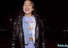 Jeg, den barmfagre dominatrixen, anal knuller den mannen grovt