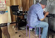 老板在办公室用激烈阴道和嘴巴口交支配秘书