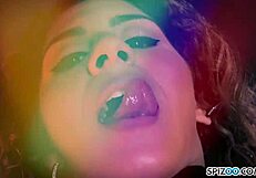 Estrella Spizoo Jessica Jaymes muestra gran culo y tetas