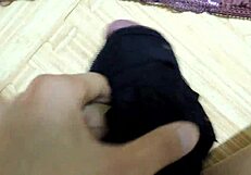 내 스텝 시스터의 핑크 레오파드 프린트 브라에 블랙 링거리와 정액 사정 드리핑