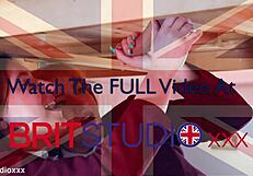 दो कॉलेज students sexy uniforms में guy का cock milk करती हैं