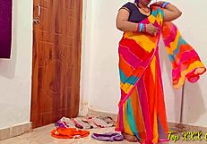 Тупам красивата си прислужница силно и бързо без милост