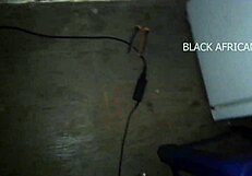 Sentí celos mientras la chica peluda le chupaba la polla a mi novio