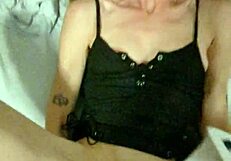 Zdradzam z kręconowłosą milf błagającą o wytrysk w cipkę na Snapchacie