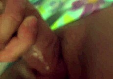 Ó istenem, idegen a buszon dörzsöli farkát a bugyimra és elélvez