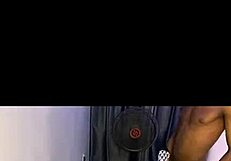 opiskelijatoveri poraa mulatin pillua univormussa mehukkaasti makuuhuoneessa isolla kyrvällä