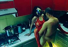 美しい奥さんがキッチンで「ラフに私を舐めて」と言う