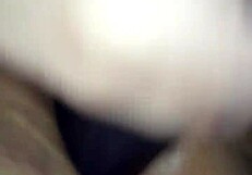 Femme se baise sur une grosse bite noire !