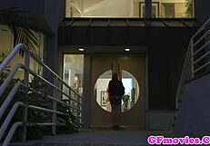 Sappho Lepota se potopi v prijateljičino sočno pičko za lezbijski orgazem