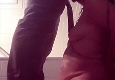 Французскую рабыню унижают золотым дождем и минетом