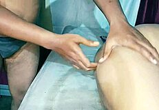 Ta Vroča Desi Bhabhi Pravi: Licki Mojo Kosmato Pičko