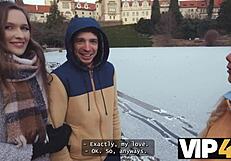 Vip4k găsește cuplu inocent la lac o învață pe fată threesome sălbatic