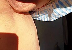 큰 음순 좋아하는 숙녀들, 그녀의 거대한 보지 입술 클로즈업으로 벌려