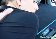 Er den baben plukket opp for betalt anal-sex?