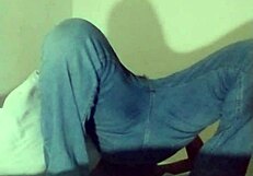 在新白床上张开腿激烈自慰乌贼姿势