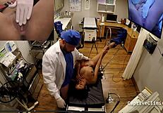 Какое у тебя сексуальное отклонение? Мисс Марс раздвигает в латексе.