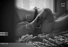 Isteri Selingkuh Beri Handjob dan Tunggang Kote Dalam Rakaman Seks Kamera Tersembunyi