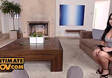 Karlee organise un trio secret mff avec sa meilleure amie chaude et grosse bite 😈