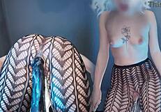 Lahko drobna 18+ blondinka obvlada bbc kot profi s ponarejenim kremiranjem?