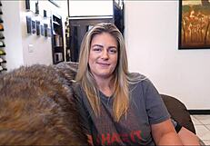 אמא הגרושה של החבר שלי רוצה לדבר איתי חלק 1