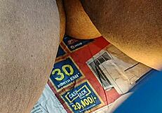 بابهي ديسي تنظف كسها الشعراء بعناية واهتمام مفصل