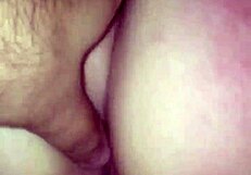 Смотри, как зрелая милфа сквиртит во время анального траха?