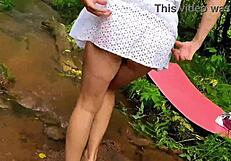 Felálltam kutyapózba és felhúztam a ruhát, nincs bugyi