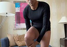 هل هذا المخنث الهندي مكشوف للجميع؟