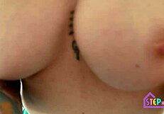 Цимерке са бенефитима: Савijена бринета милф кремпај доггистил POV прљави разговор тетоважа природне сисe