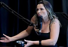 Gosta do pau medio stoppede optagelse pga position klienten ville ikke betale og fik ingen tilbagebetaling af - agatha mama watch on sheer red