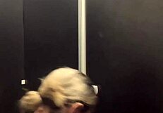 Mi sono eccitata in palestra finita in bagno a masturbarmi e sborrare forte