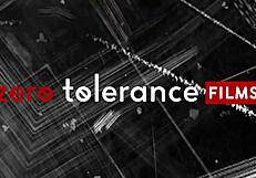 ゼロトレランスフィルムズ - ホットアジアンデリバリーガールが激しいファックで残る