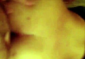 Round derriere, amateur cougar